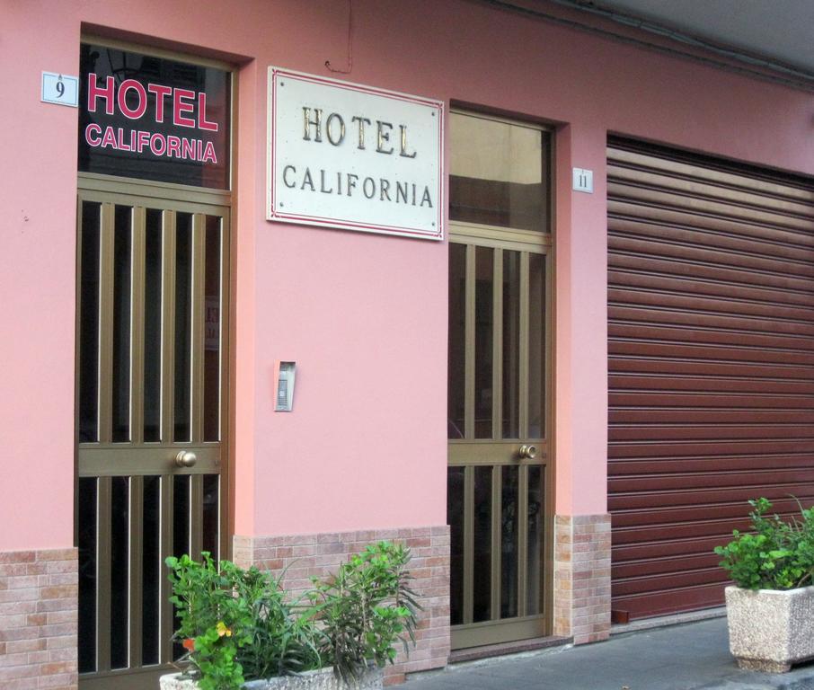 Hotel California Милацо Екстериор снимка