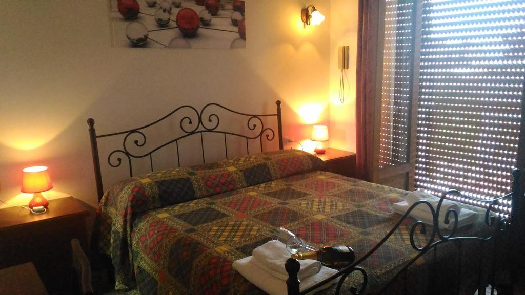 Hotel California Милацо Екстериор снимка