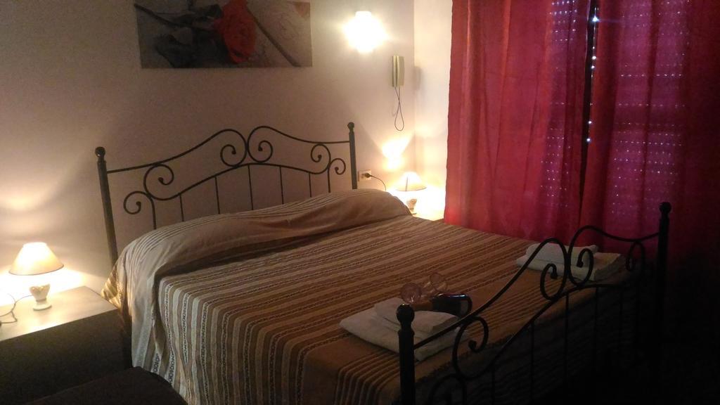 Hotel California Милацо Екстериор снимка
